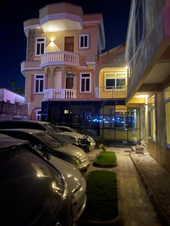 Moments Park Motel Дар-эс-Саламе Экстерьер фото